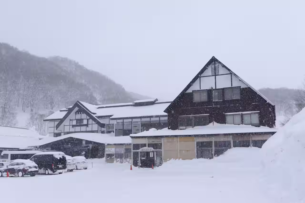 sukayu onsen from amazing aomori